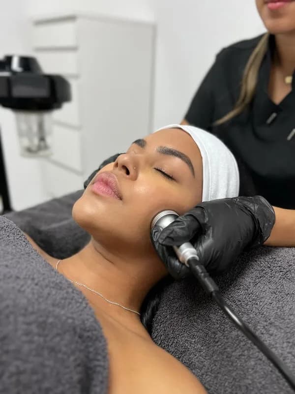 Bindweefsel Gezicht Head Spa Enschede